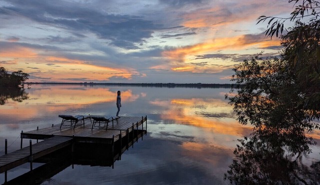 The elevated amenities of a boutique hotel, with a unique waterfront experience! Come enjoy Prince Edward County with your friends or family!