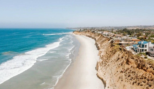 The Encinitas Beach Guest House with Hot Tub
