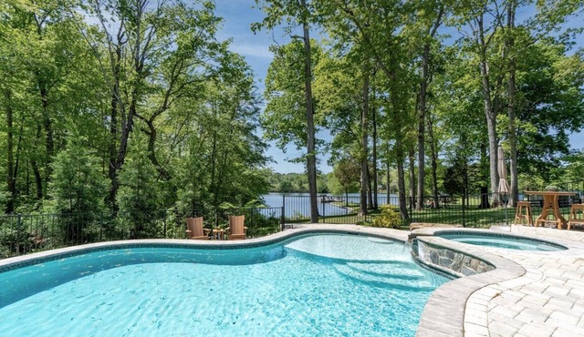 The Farm's Lakeside Pool Estate