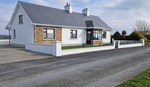 THE FARMSTEAD, family friendly in Riverstown, County Sligo