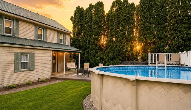 The Fern Cottage [private hot tub + pool]