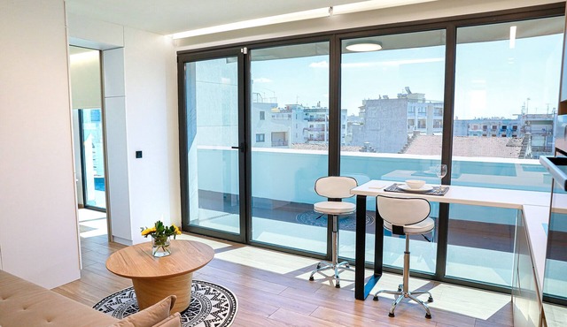 The First Key Luxury & small apartment in the center of Xanthi