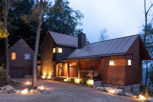 The Four One Two Lodge at Eagles Nest