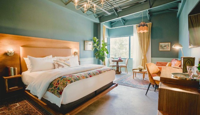 The Frances Modern Inn