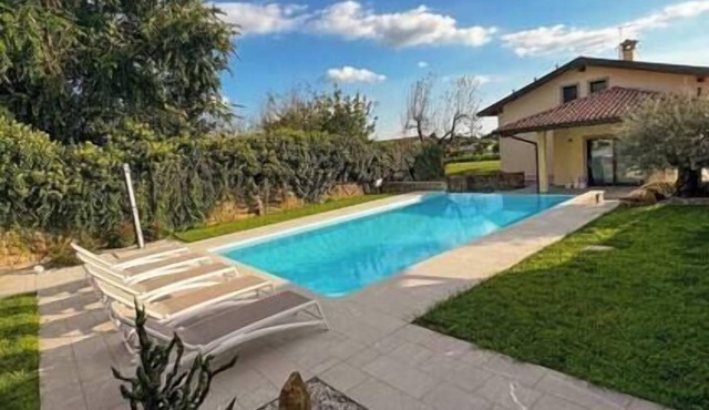 "The Freedom" Room with Pool View in Collio