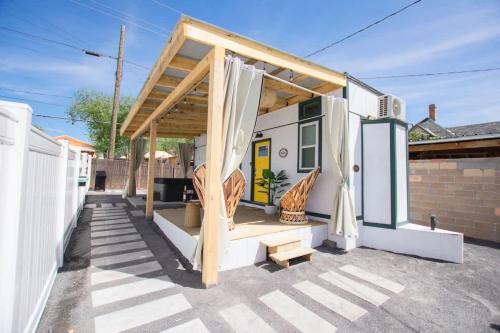The Frida Tiny House-Hot Tub-Pet Friendly-No Pet Fee!
