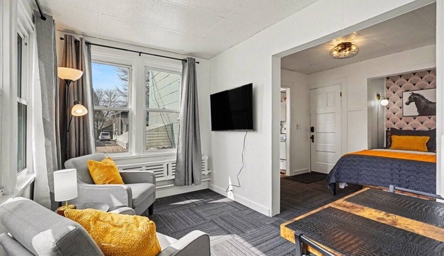 The Golden Nook on 9th