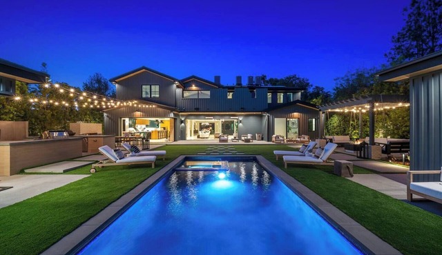 The Grand Escape: Luxe & Private Retreat Near Beverly Hills