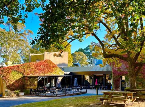 The Grand Oaks