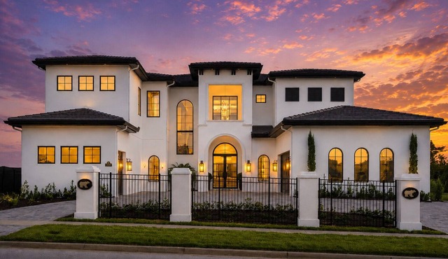 The Grand Orlando | 8BR Luxe Mansion w/Private Pool, Theater, Arcades, and Themed Rooms near Disney