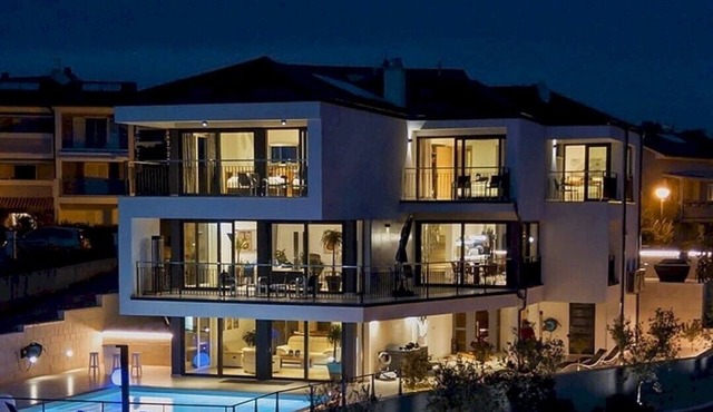 The Grand View Villa* with a heated pool, gym & wellness zone on Krk