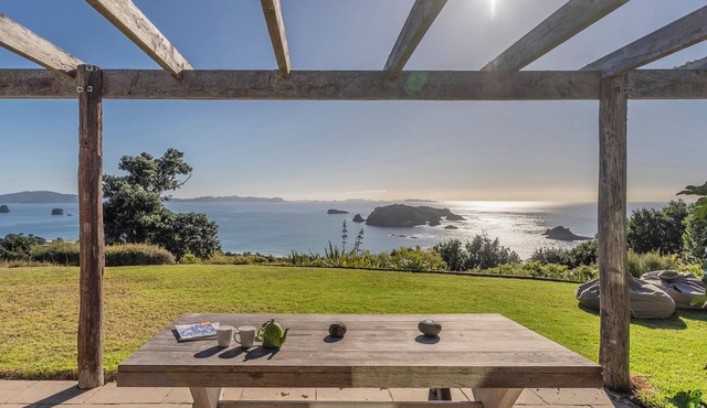 The Grandstand - Hahei Holiday Home