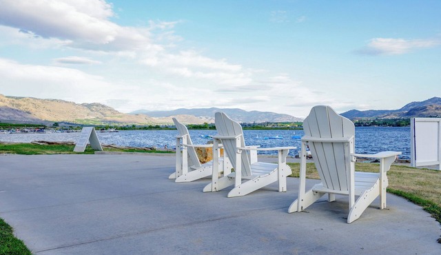 The Great Osoyoos Escape Bottom Suite