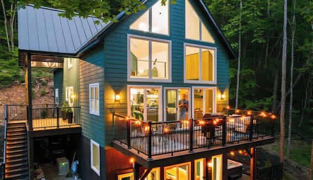 The Greenhouse With Indoor Slide Close to Hocking Hills