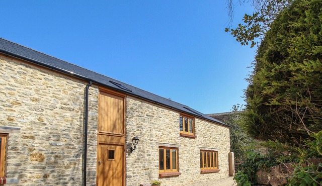 THE HAYLOFT, BURTON BRADSTOCK, family friendly in Burton Bradstock