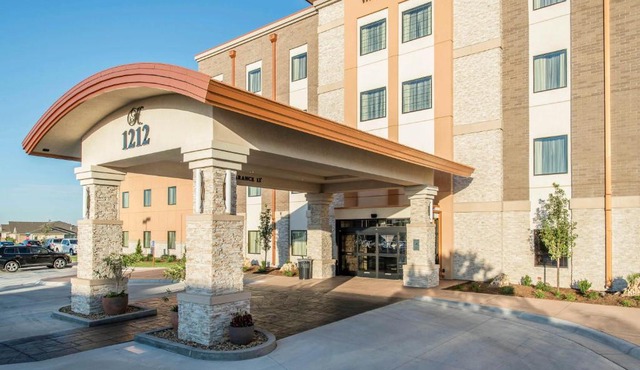 The Heritage Inn & Suites, Ascend Hotel Collection