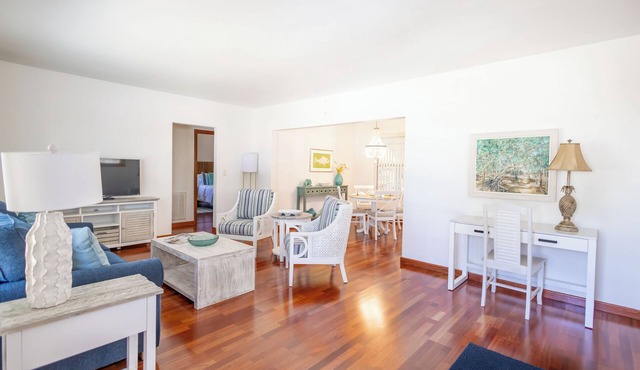 The Hibiscus Haven~ centrally located near hospital/downtown Stuart