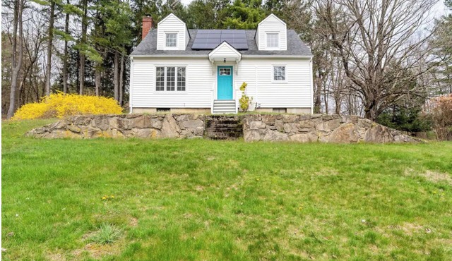 The Hideaway: Berkshire Home - Village of Egremont