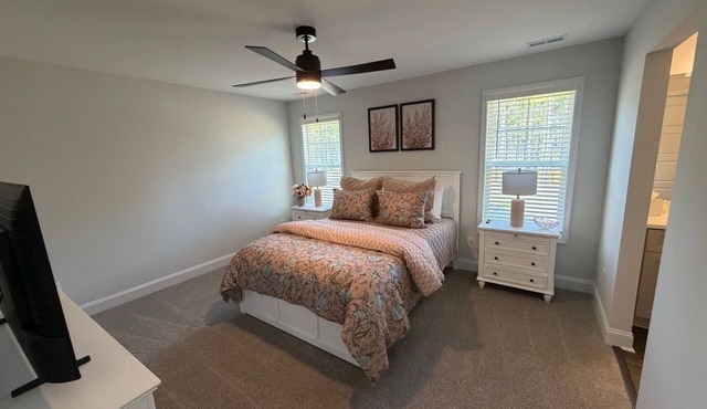 The Horse Park House - 5 Bedrooms, Brand New!