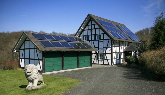 the hunterlike character of the house is reflecting all around