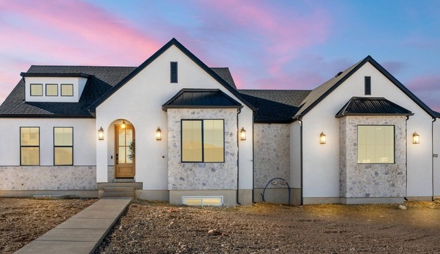 The Hyde Park Mountain Home
