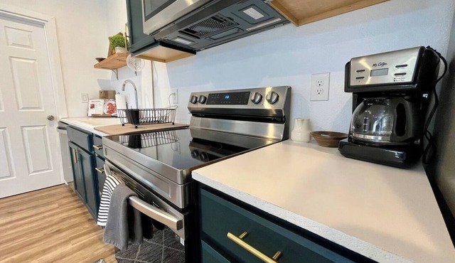"The Hygge" 1-bedroom private ground floor apartment in charming Kennewick