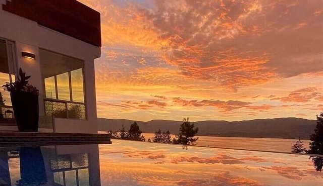 The Infiniti Villa | Heated Pool | Theatre | Gym