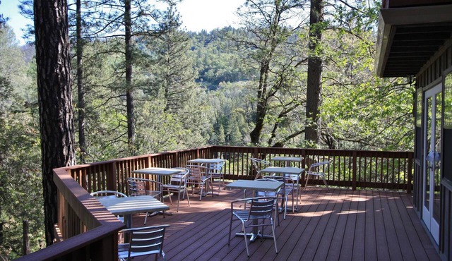 The Inn at Shasta Lake