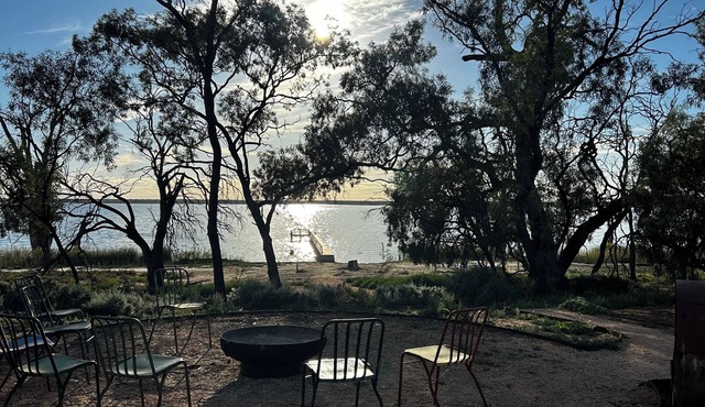The Jetty Hut - Water Front Stay Lake Bonney Riverland