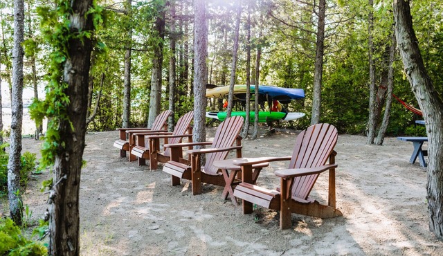 The Kickback Tobermory Waterfront Cottage with Beach