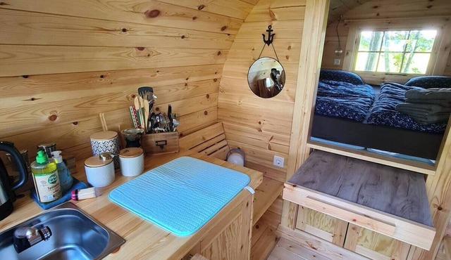 The Kirsche - Rustic sleeping barrel in East Frisia