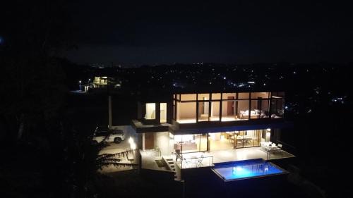 The LakeFront Villa