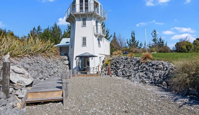 The Lighthouse - Ligar Bay Holiday Home