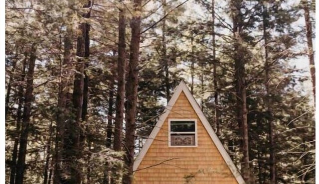 THE LILLIPAD.Off-grid A frame. Sebago lake region!