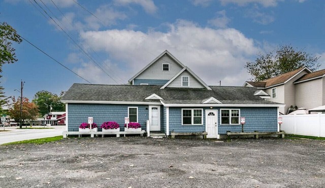 The Lilly Pad Charming 1BR Walk to Sylvan Beach