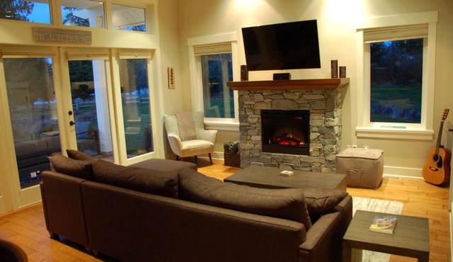 The Little Beach House- Fully equipped 3 Bdrm Vacation Rental