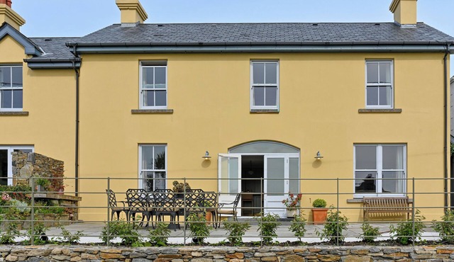 The Lodge @Sunnybank House - unique country lodge overlooking Clifden Town