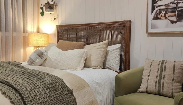 The Loft/Luxurious 2 Bed Abode/Walk to Marina