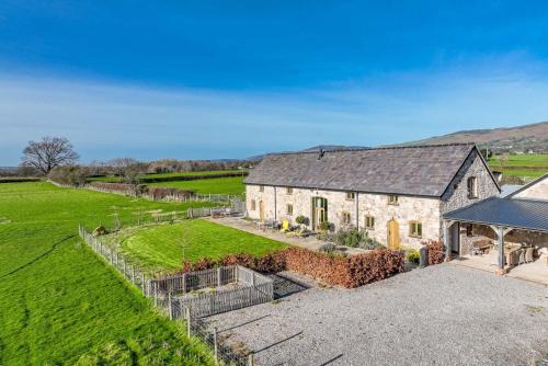 The-Longbarn
