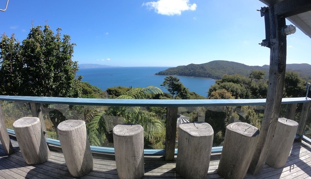 The Lookout - Expansive architecturally designed home