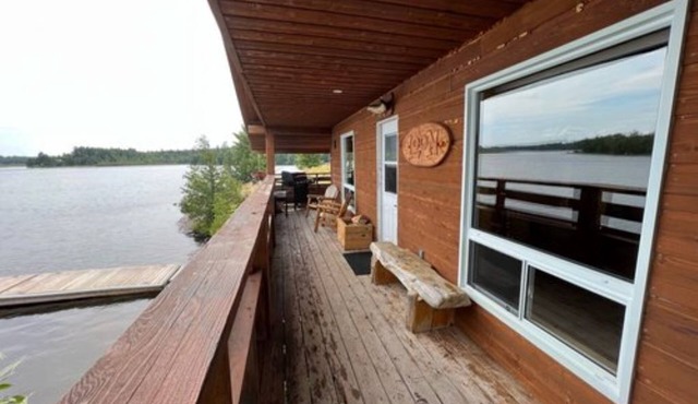 The Loon Cabin-Off Grid Escape