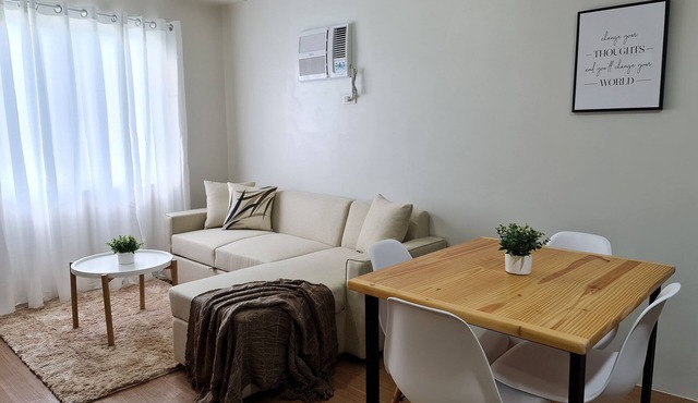 The Loop 2-BR CONDO Fully Air-conditioned with Wifi, Sofa Bed & Water Dispenser