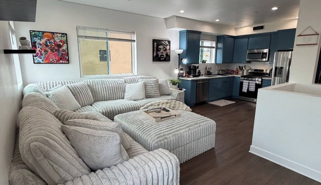 The Lorena Lounge