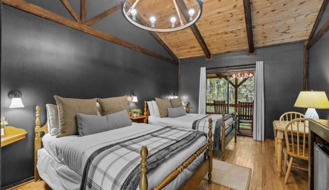 The Lost Compass - Suite #2 - Cozy Cabin Retreat
