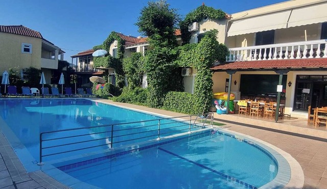 The Mayflower Studios & Apartments