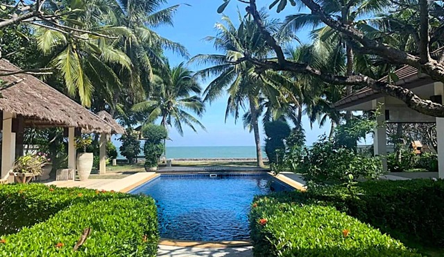 The Memory - 4 Bedrooms Beachfront Pool Villa