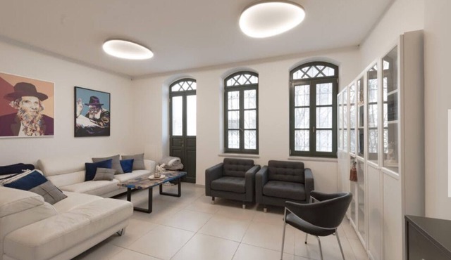 The Menachem: 3 Bedrooms/2 Bathrooms Vacation Rental Apartment in City Center