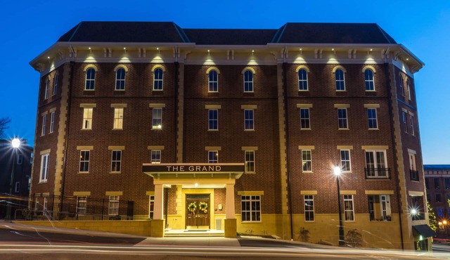 The Mount Vernon Grand Hotel