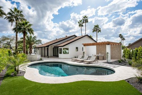 The MYAH by Porter Designer Home wHeated Pool Fire Pit EV Charger
