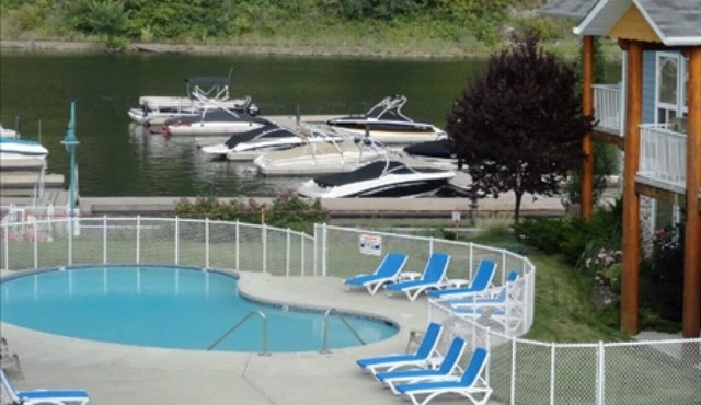 The Narrows 3rd Floor Condo. Lake Front, Pool and Hot Tub, Boat Slip Included.